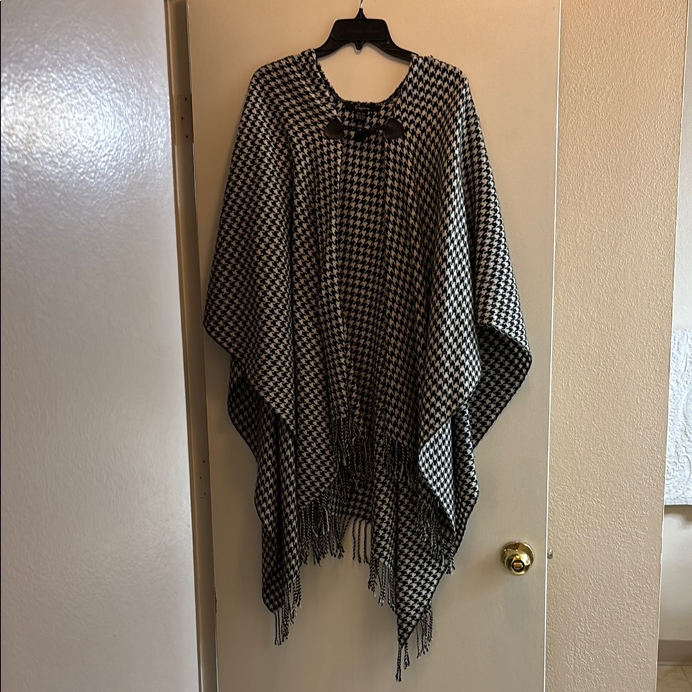 Black and White Houndstooth Poncho